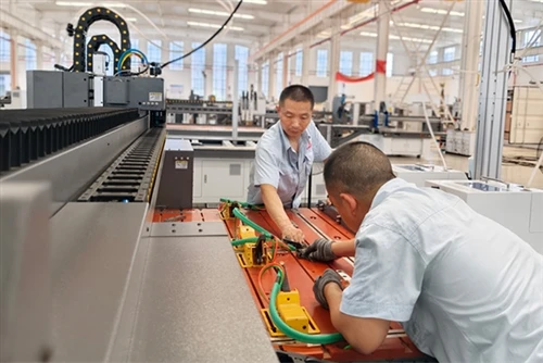 Wie Ruichuang die Qualität vor dem Versand von CNC-Bolzenschweißmaschinen sic...